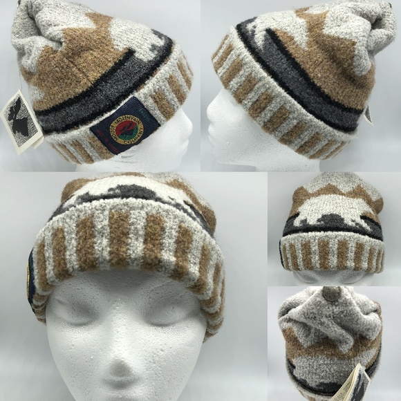 Moose Mountain Accessories - Merino Wool Hat Beanie Boucle Hand Knit Canada